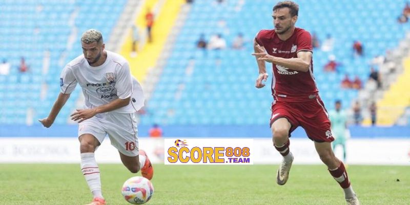 Pertarungan Sengit PSM Makassar vs Madura United_ Perebutan Puncak Klasemen 