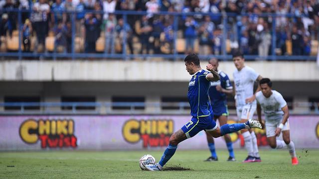 Perkembangan Persaingan di Puncak Klasemen